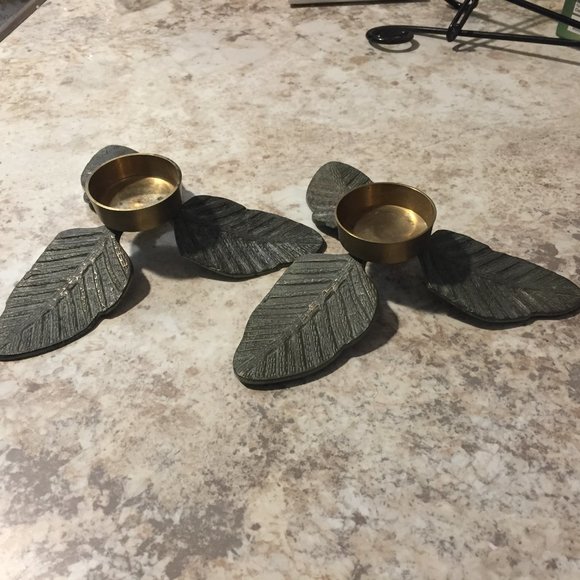 Metal Leaves Tealight Holders - set of 2 - Picture 1 of 3
